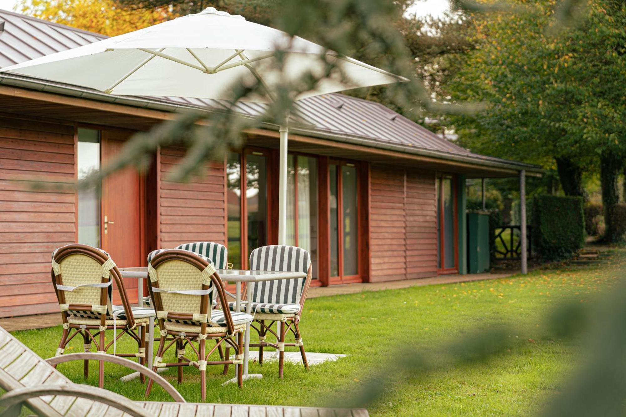 Le Manoir Du Lys, The Originals Relais Bagnoles de l'Orne Normandie Exterior foto